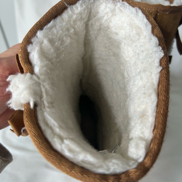 UGG Boots Koolaburra Suede Calf High Bows Tan Suede Winter Slip On (Runs Big 6) - Picture 8 of 15